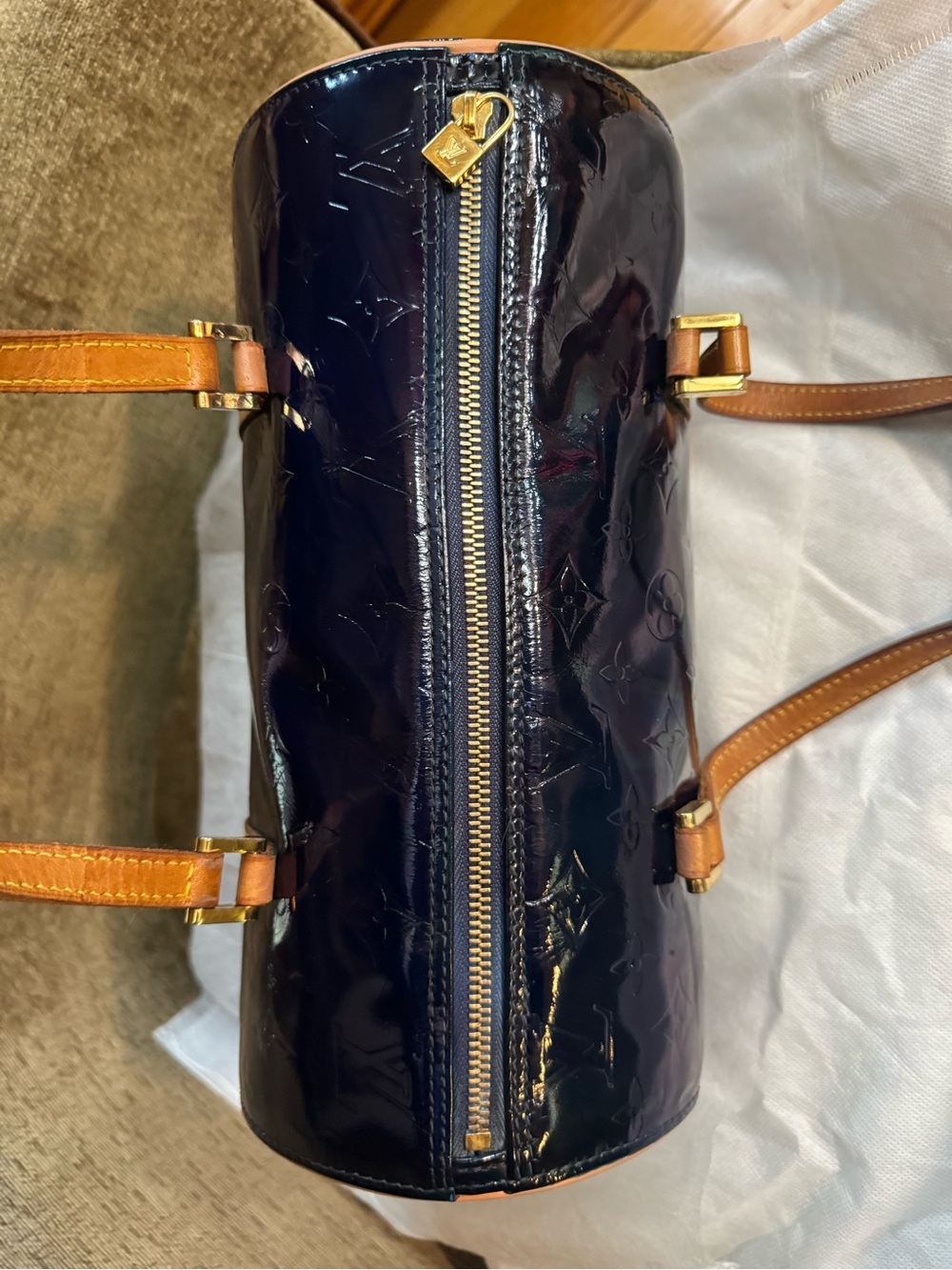 Louis Vuitton Vernis Bedford in Navy - Picture 10 of 16
